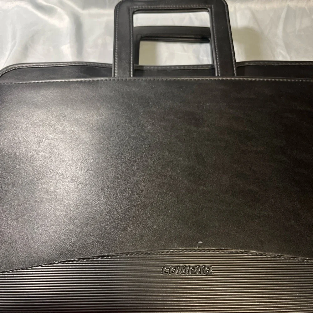 Vintage Compaq black leather case